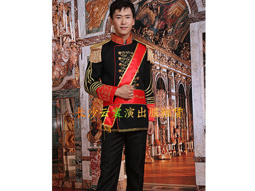 宫廷装